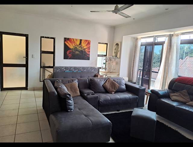 1 bed property for sale in ILLOVO BEACH